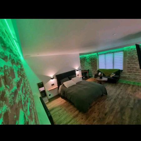 Romantique Room ชาร์เลอวิลล์-เมซิแยร์ ภายนอก รูปภาพ