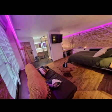 Romantique Room ชาร์เลอวิลล์-เมซิแยร์ ภายนอก รูปภาพ