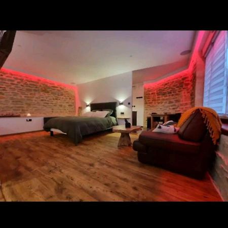Romantique Room ชาร์เลอวิลล์-เมซิแยร์ ภายนอก รูปภาพ