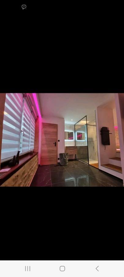 Romantique Room ชาร์เลอวิลล์-เมซิแยร์ ภายนอก รูปภาพ